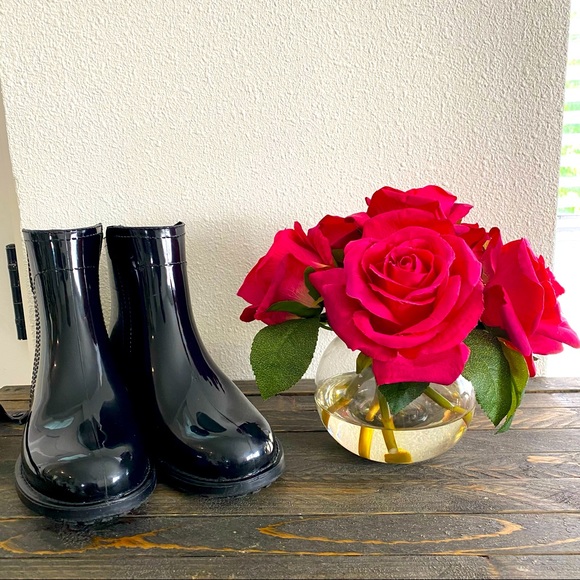 Nicole Miller Shiny Patent Leather Ankle Rain Boots (size 6)🌹 - Picture 2 of 13